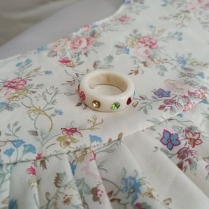 Resin multicoloured rhinestone ring in Ivory